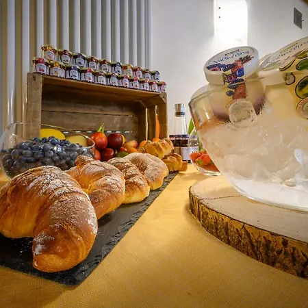Bed & Breakfast Antica Residenza Centro Storico Tirano